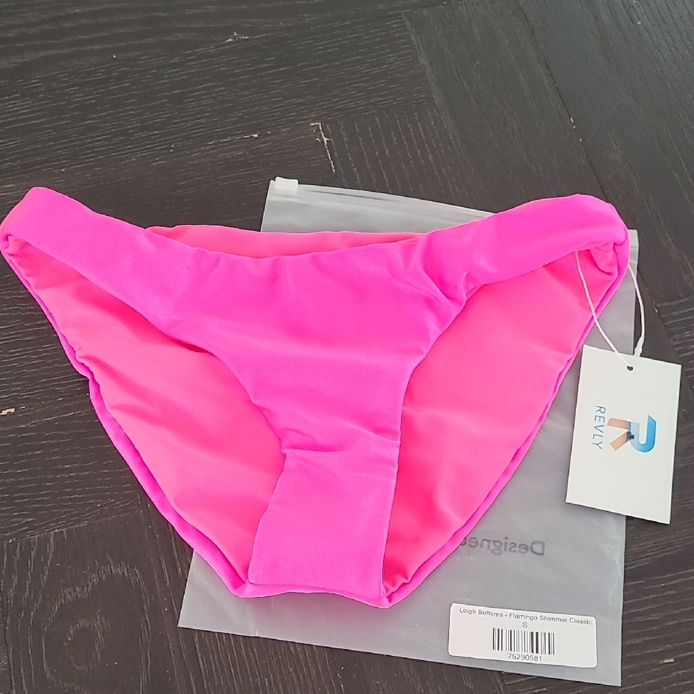 NWT Revly Leigh Bottoms - Flamingo Shimmer